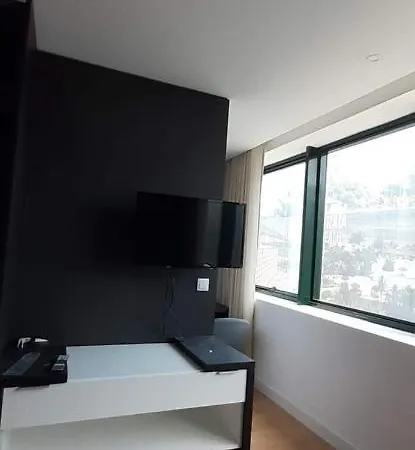 404 Gale Center Wifi, Parking Apartment *