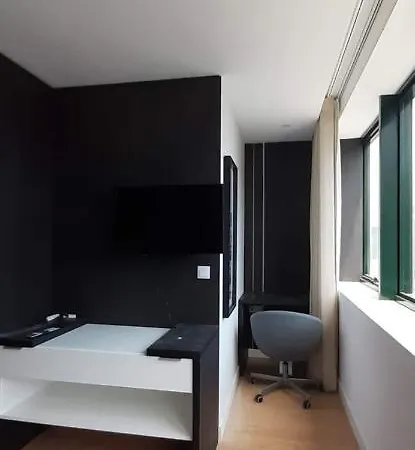 404 Gale Center Wifi, Parking Apartment *